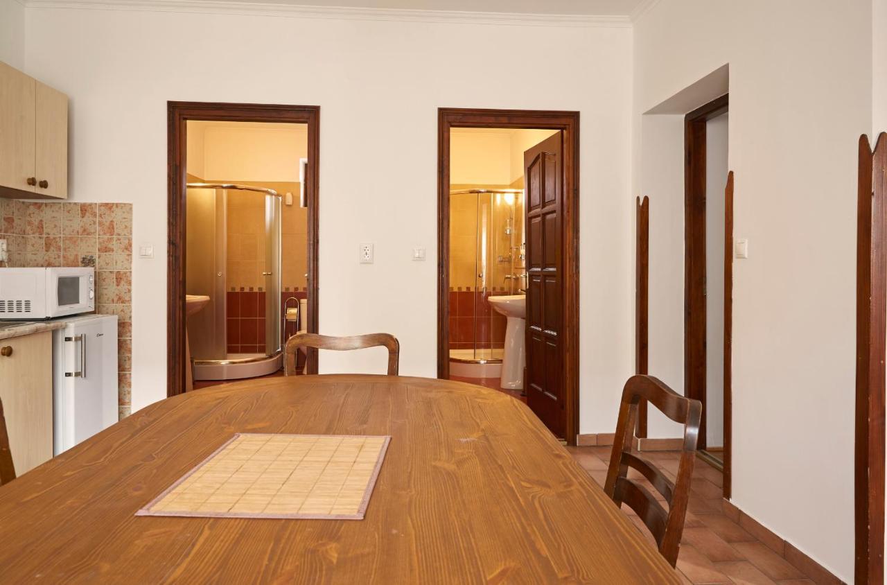 Preselo Pinceszet Es Vendeghaz Bed & Breakfast Erdobenye Exterior photo